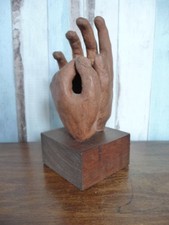 Sculpture De Mains entrelacés