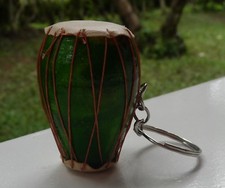 Porte-clés djembé ethnique Africain tam tam vert en peau de chèvre et bois 