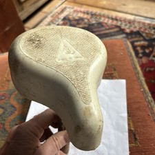 ancienne Selle de vélo Enfant (à Nettoyer)