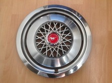 1 enjoliveur de Ford Mustang