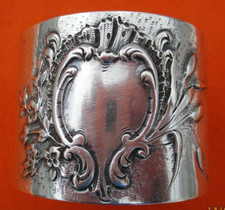 Solid Silver Towel Round Decor