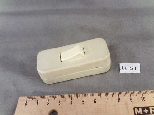 Ancien interrupteur blanc - , pour