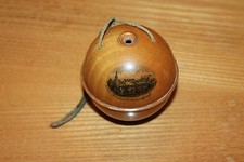 ancien dévidoir de fil en buis couture