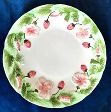 3 Assiettes en barbotine