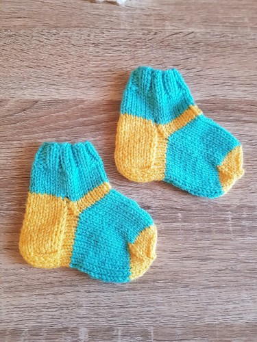 Chaussettes bébé tricotées
