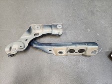 Charnière gauche capot moteur