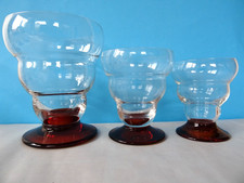 Service de 22 verres vintage Pieds couleur ambrée 3 tailles différentes