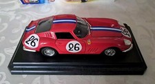 1/24 FERRARI 275 GTB NART #26 LM 1966 BBURAGO (METAL KIT) SUR SOCLE NOMINATIF 