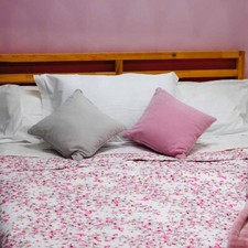 Couvre-lit matelassé fleuri rose Boutis Eden. Lit double.