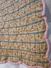 boutis ancien semis de fleurs 151 sur 185