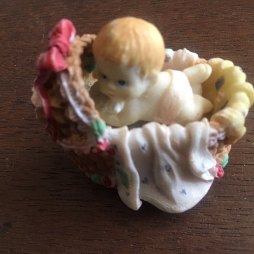 Figurines bébé baptême - 50,