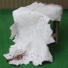 Tapis En Peau De Chèvre Grise