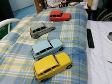 Lot de Renault 4L Joustra pour pièces ou restauration jouet ancien tôle plastiq 