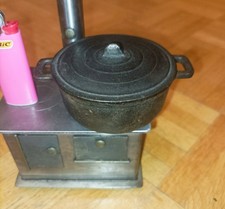 Ancienne marmite miniature en