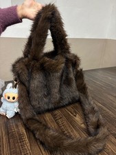 sac en fourrure marron