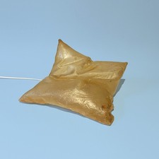 Cushion Hajime Goto Lampe