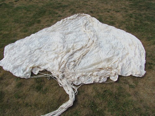 Voilure parachute pilote - de,