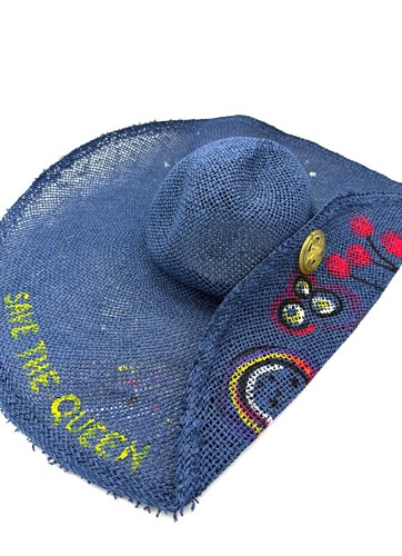 Save the queen magnifique - save,