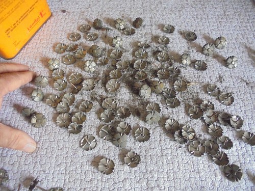 Anciens clous laiton plats - 10,