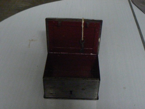 Rare ancienne petite boite - petite,
