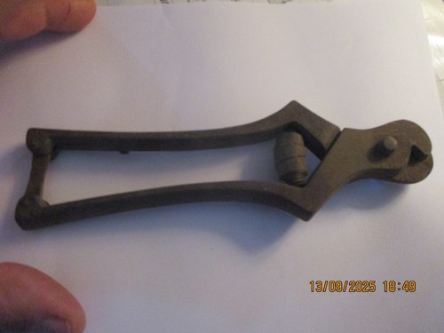 Ancienne pince coupante - pince,