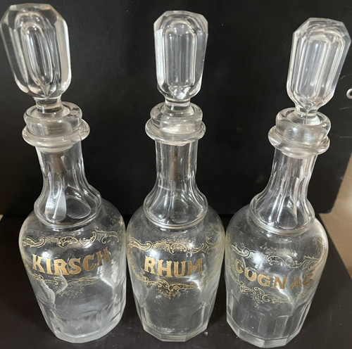Trois anciennes carafes - trois,