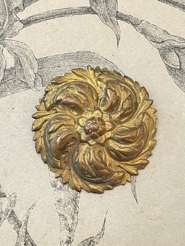 Ancien cache clou forme - ancien, rosace
