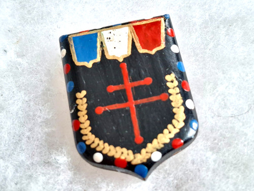 Insigne broche bois - un, en