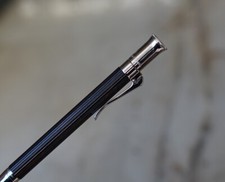 STYLO BILLE GRAF VON FABER-CASTELL EN BOIS DE GRENADILLE - FINITION PL. PLATINE