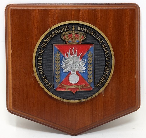 Crest école royale de - -,