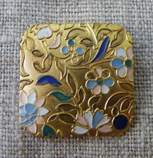 BOUTON DE MODE ANCIEN EN LAITON DORÉ - DÉCOR FLORAL ÉMAILLÉ