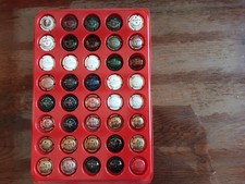  40 capsules de champagne Moet Et Chandon Dont 7 Quarts, Support Non Fourni 