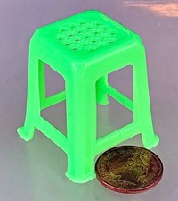Simple Plastique Vert Tabouret Siège Tumdee 1:12 Miniature Poupée Accessoire