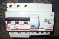 DISJONCTEUR DIFFERENTIEL