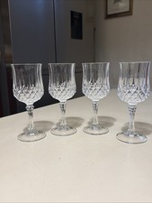 lot 4 verres à vin  Cristal