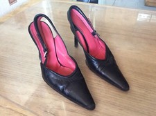Escarpins ou salomes en 36 Free Lance en assez bon etat.