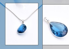 Pendentif femme fait main en