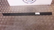 Baguette de porte avant gauche