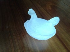 Petite Poule-coffret verre satiné Mniature