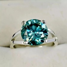 Bague en diamant bleu rond