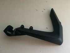 UNE PLATINE ARRIERE DROITE