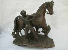 RARE STATUE JOCKEY ET SON CHEVAL DE COURSE EN MÉTAL PATINE BRONZE
