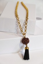 Collier artisanal Chaîne Graine Rudraksha bijoux Inde Népal Tibet bouddhiste