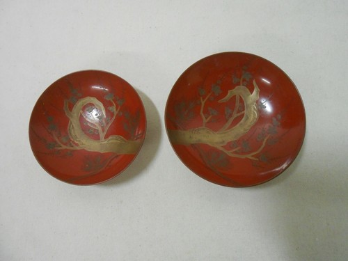 Lot tasses à - de, 2
