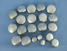 Lot de 21 boutons anciens
