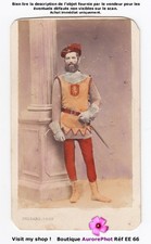 HOMME COSTUMÉ EN BOMBARDIER