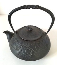 Théière japonaise en fonte