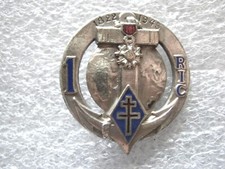 ANCIEN INSIGNE EMAIL INFANTERIE COLONIALE LE 1° RIC DRAGO PARIS DEPOSE