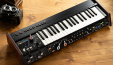 Synthétiseur analogique Korg