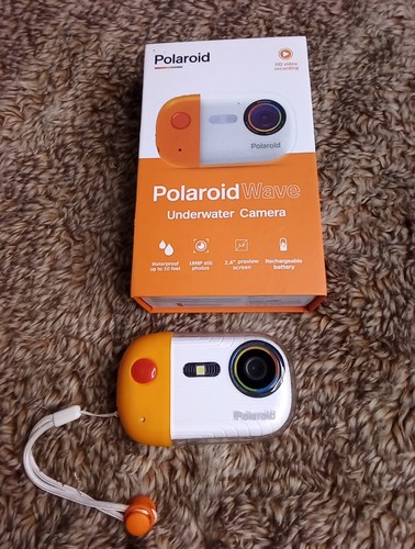 Polaroid wave underwater - polaroid,